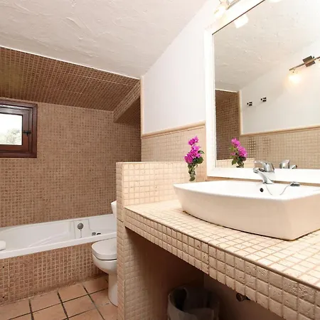Charmante In Der Naehe Von Cala San Vicente By Interhome Сasa de vacaciones *